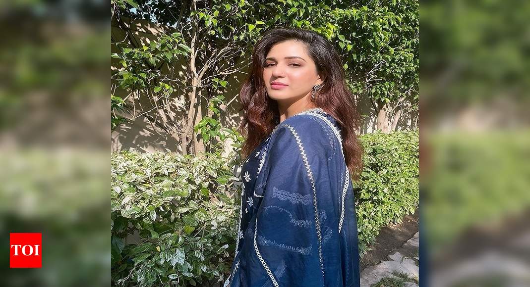 Desde estancias virtuales hasta el control de la dieta, la actriz Isha Rikhi comparte su rutina de encierro