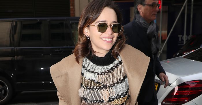 Celebrity 3 de marzo de 2020 Emilia Clarke acaba de usar el bolso Celine que está a punto de estar en todas partes tan chic.