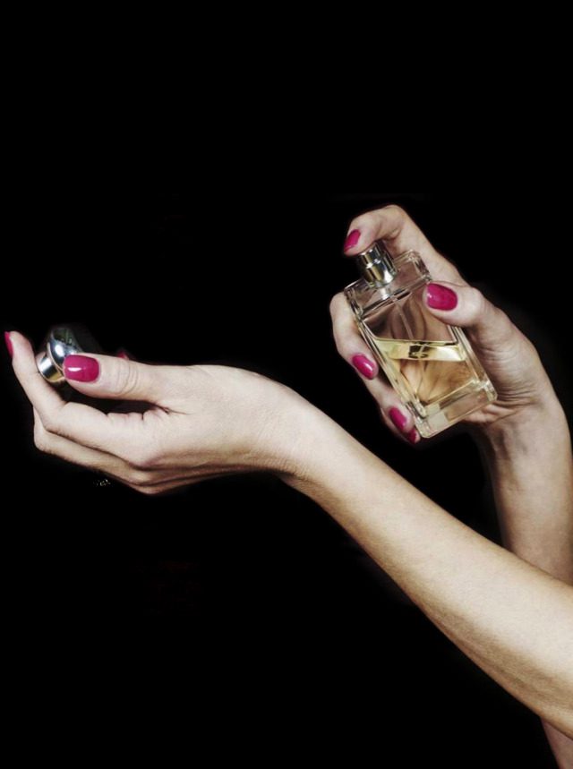 Consejos para la aplicación de perfumes: cómo aplicar capas y hacer que su fragancia dure más